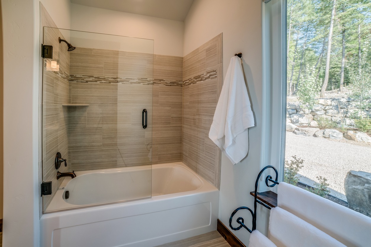 Shower & Tub Installation in Delta